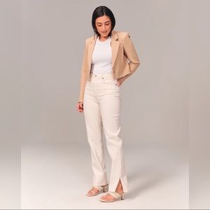 Abercrombie Curve Love Ultra High Rise 90s Straight Jeans - CREAM